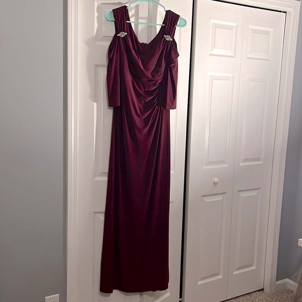 Formal Evening Gown Dress Maroon Size 10
